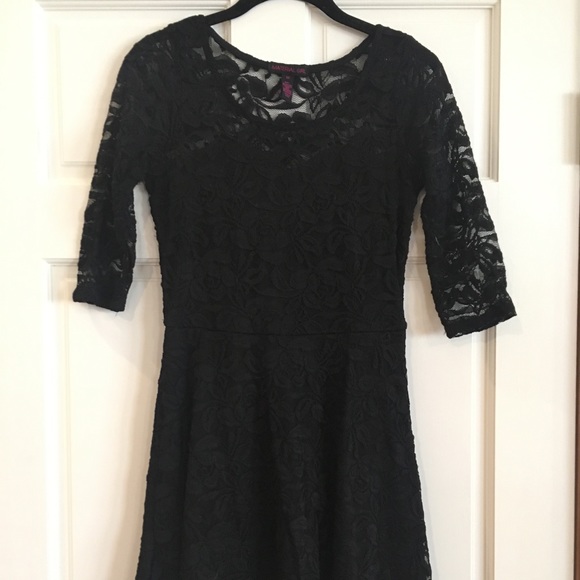 black half sleeve dress